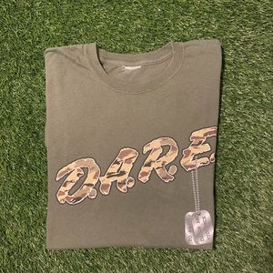 🚬VTG D.A.R.E. Resist Drugs Camp DARE Tee